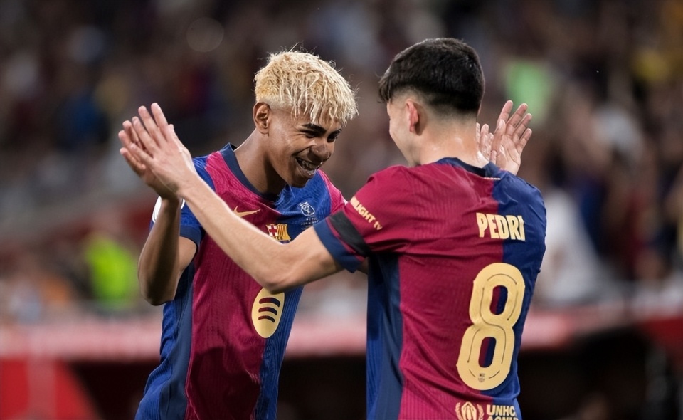 李帅与海港球迷同庆：尊敬的四星球迷，冠军是我们一起拿到的