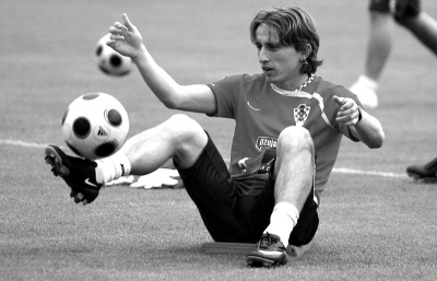 克雷莫内塞vs罗马：瓦尔迪、奥代罗首发，洛伦佐-佩莱格里尼、克里斯坦特出战