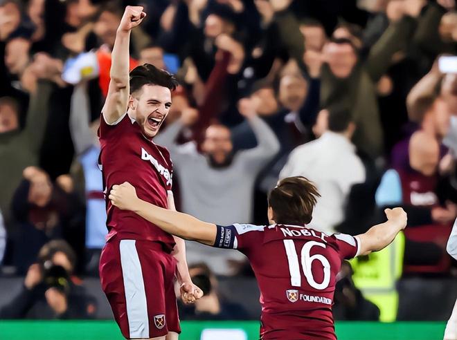 记者：利物浦没有对萨拉赫纪律处罚，他的落选只是阵容选择